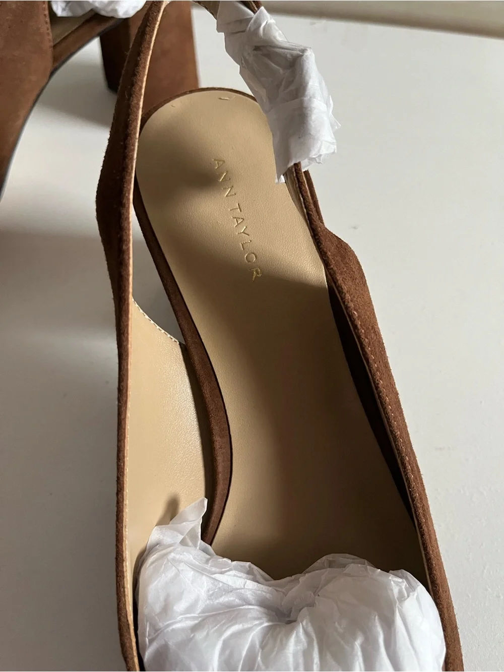New Ann Taylor Chocolate Brown Suede Pointed Toe Slingback Block Heel Pumps 8.5